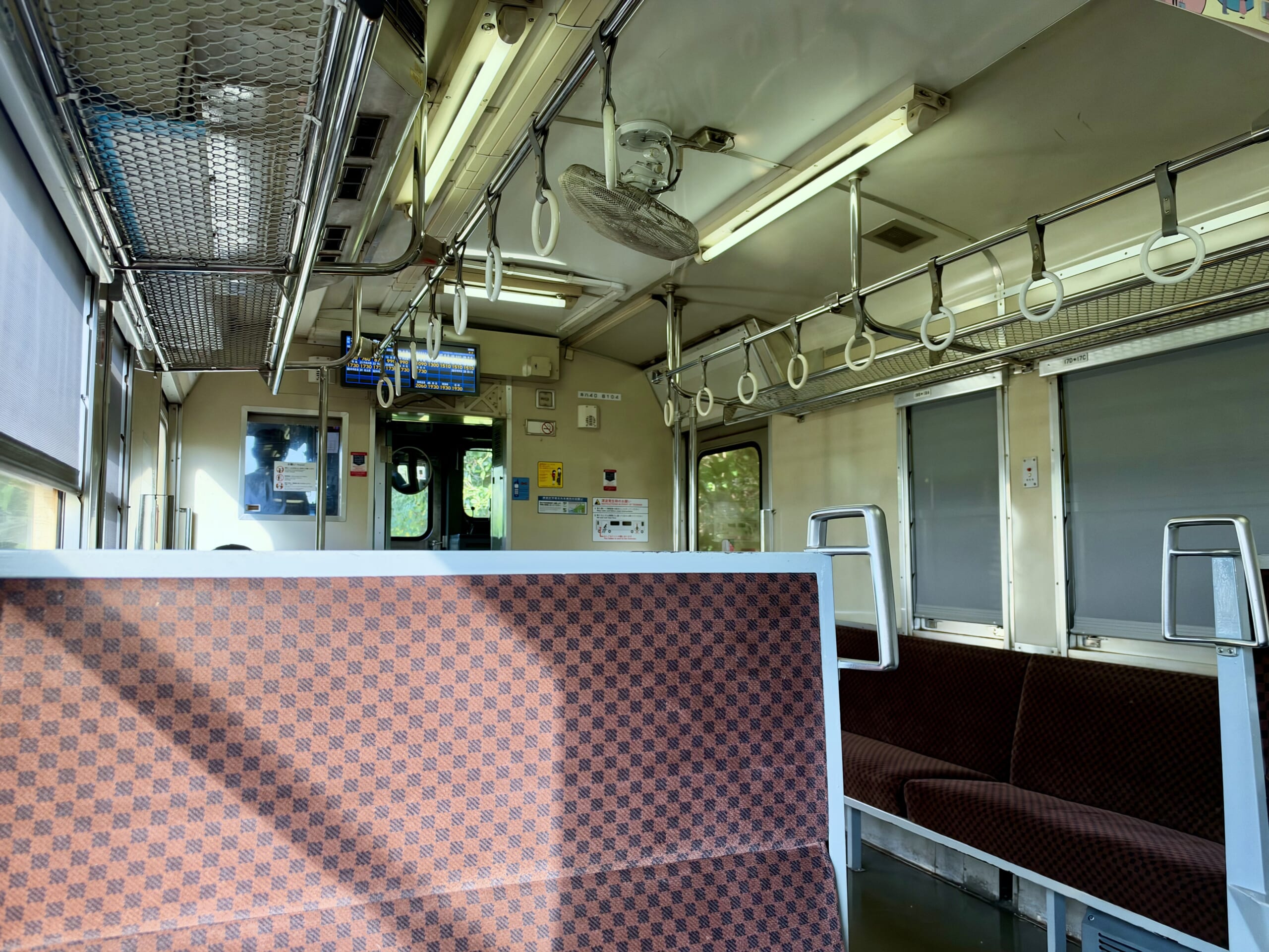 キハ40 8104の車内