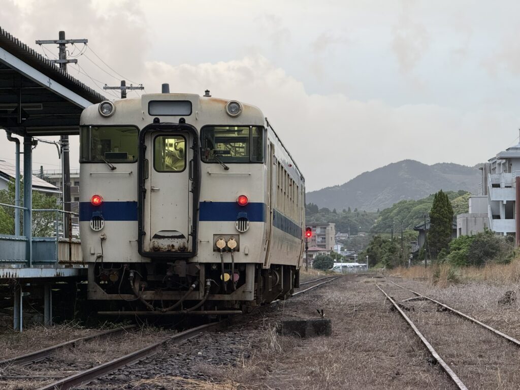 日南線1924D、キハ40 8054(志布志駅)