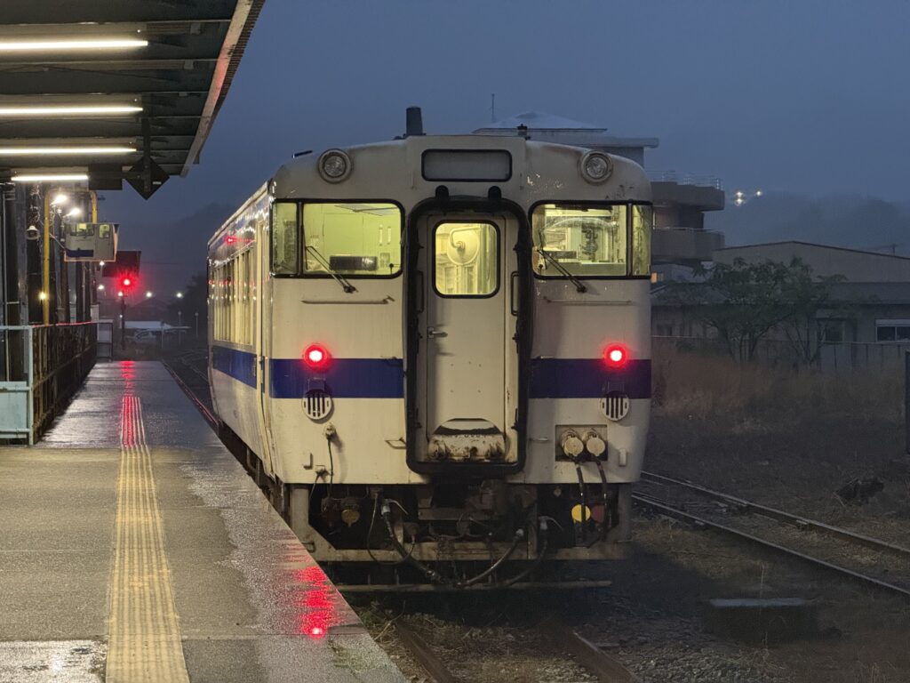 日南線1924D、キハ40 8054(志布志駅)