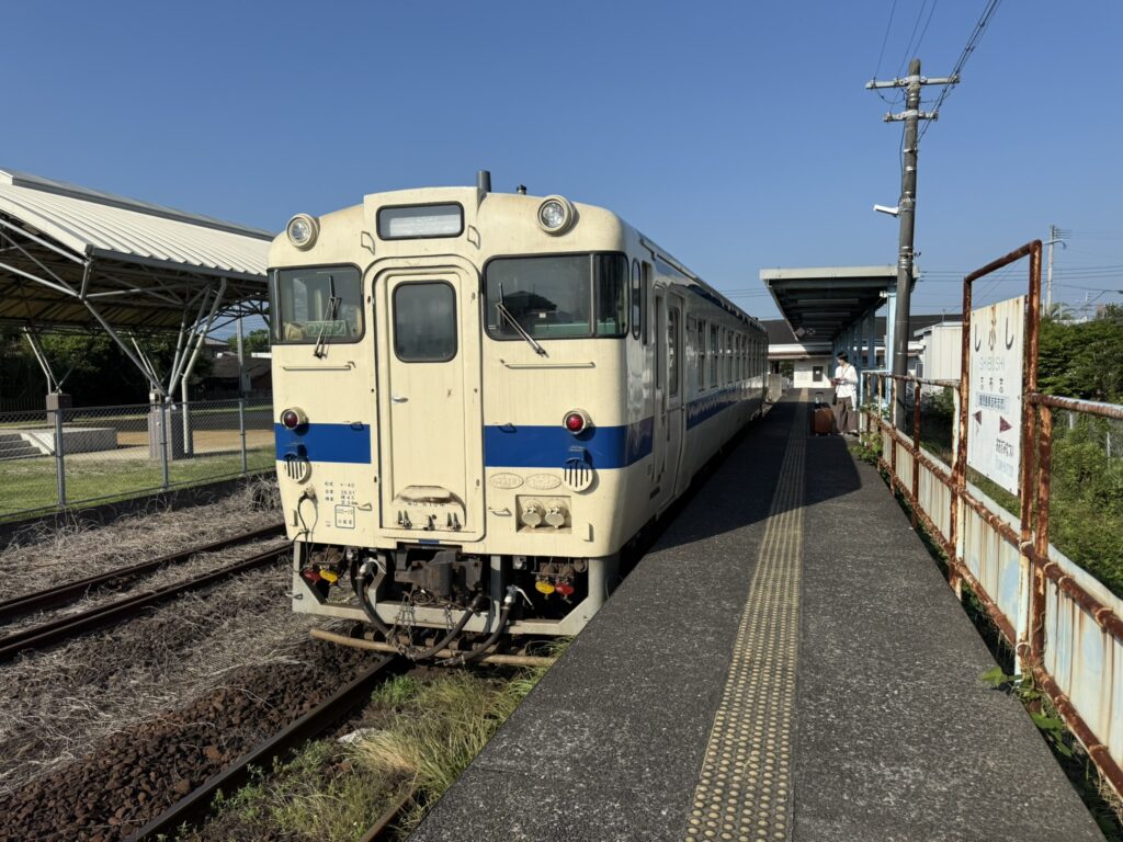 志布志駅 出発前のキハ40