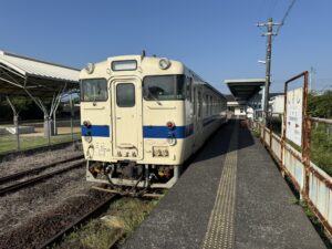 志布志駅 出発前のキハ40