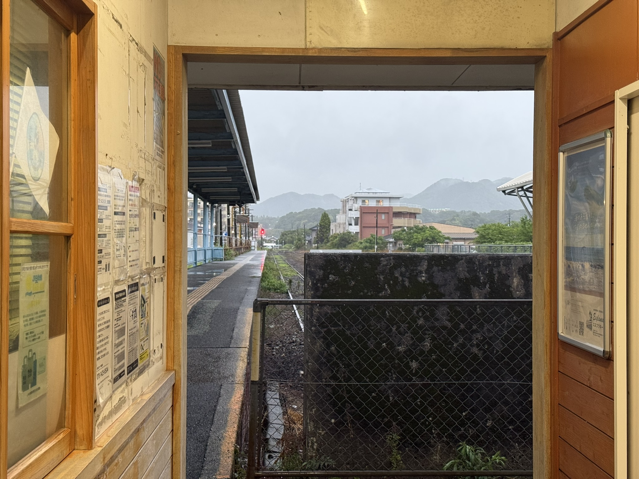 志布志駅 計画運休 強い雨の朝