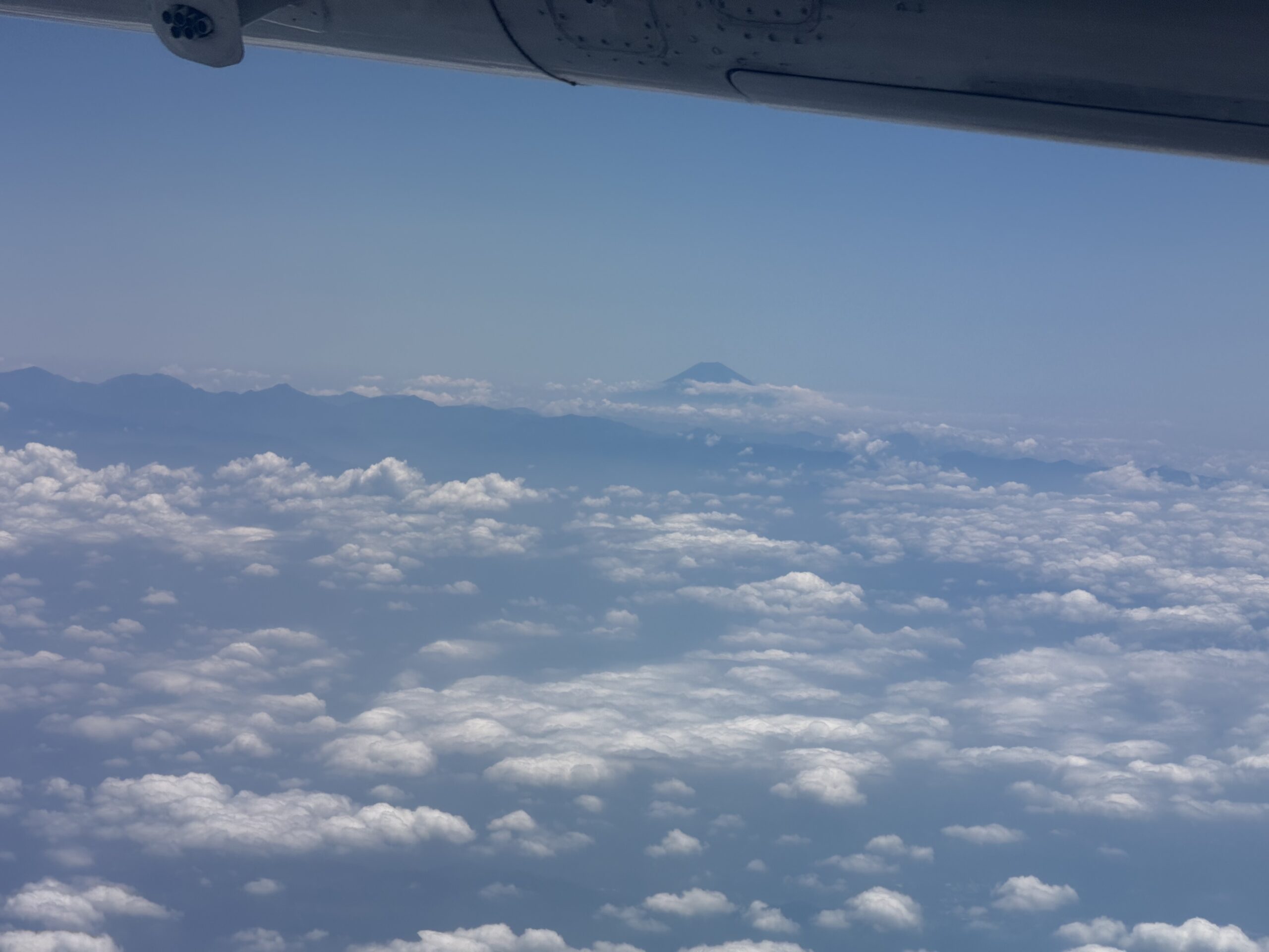 新潟空港行きANA1661便　富士山？