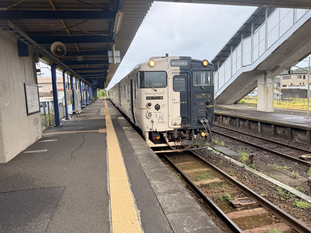 指宿駅1番のりば キハ140 2066