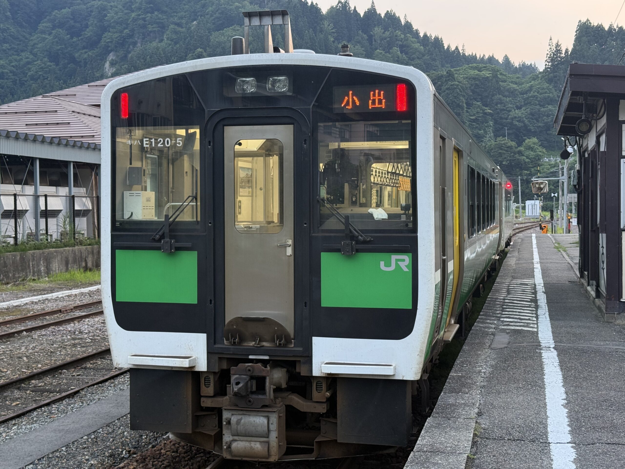 只見線 会津川口駅 キハE120