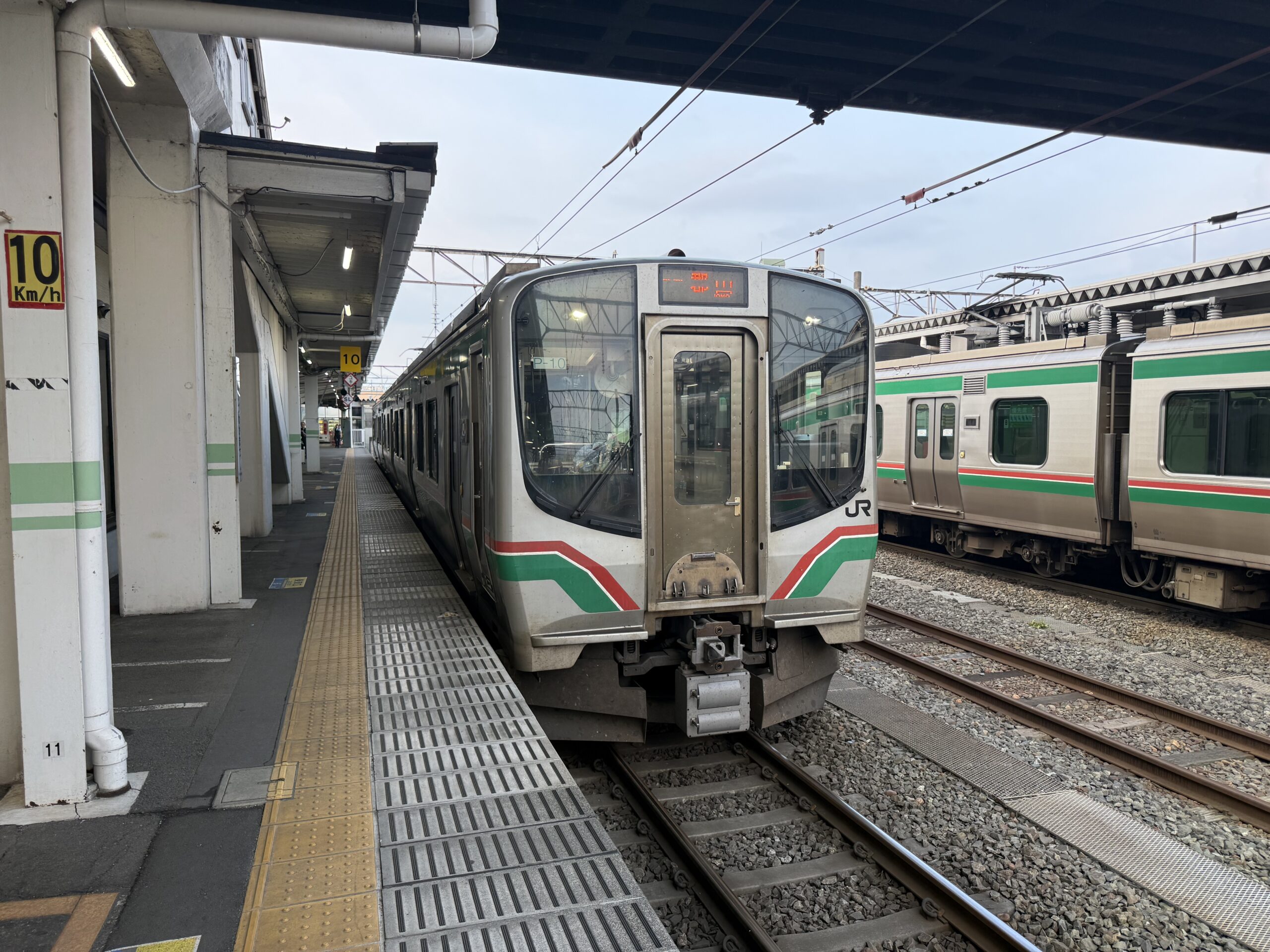 会津若松駅 磐越西線 始発 クハE720 出発前
