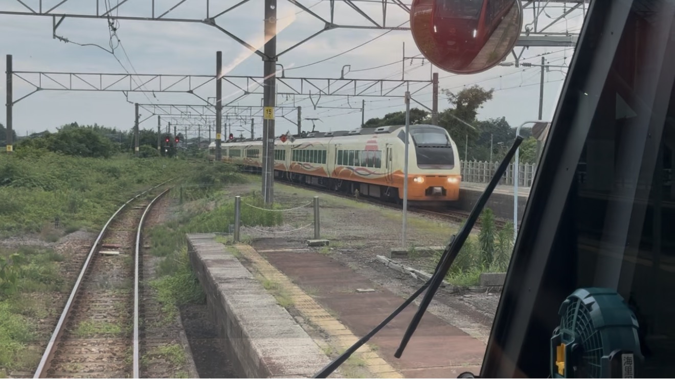 特急いなほ号 すれ違い