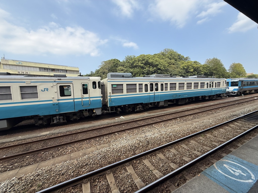 徳島駅・キハ47と40