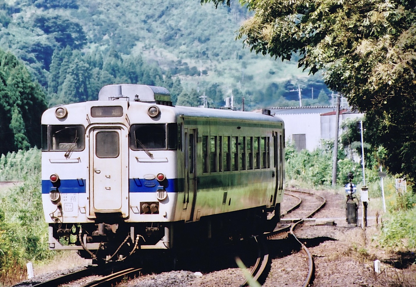2001年9月19日 日南線 榎原駅 キハ40 2128 1929D 発車後 後追い