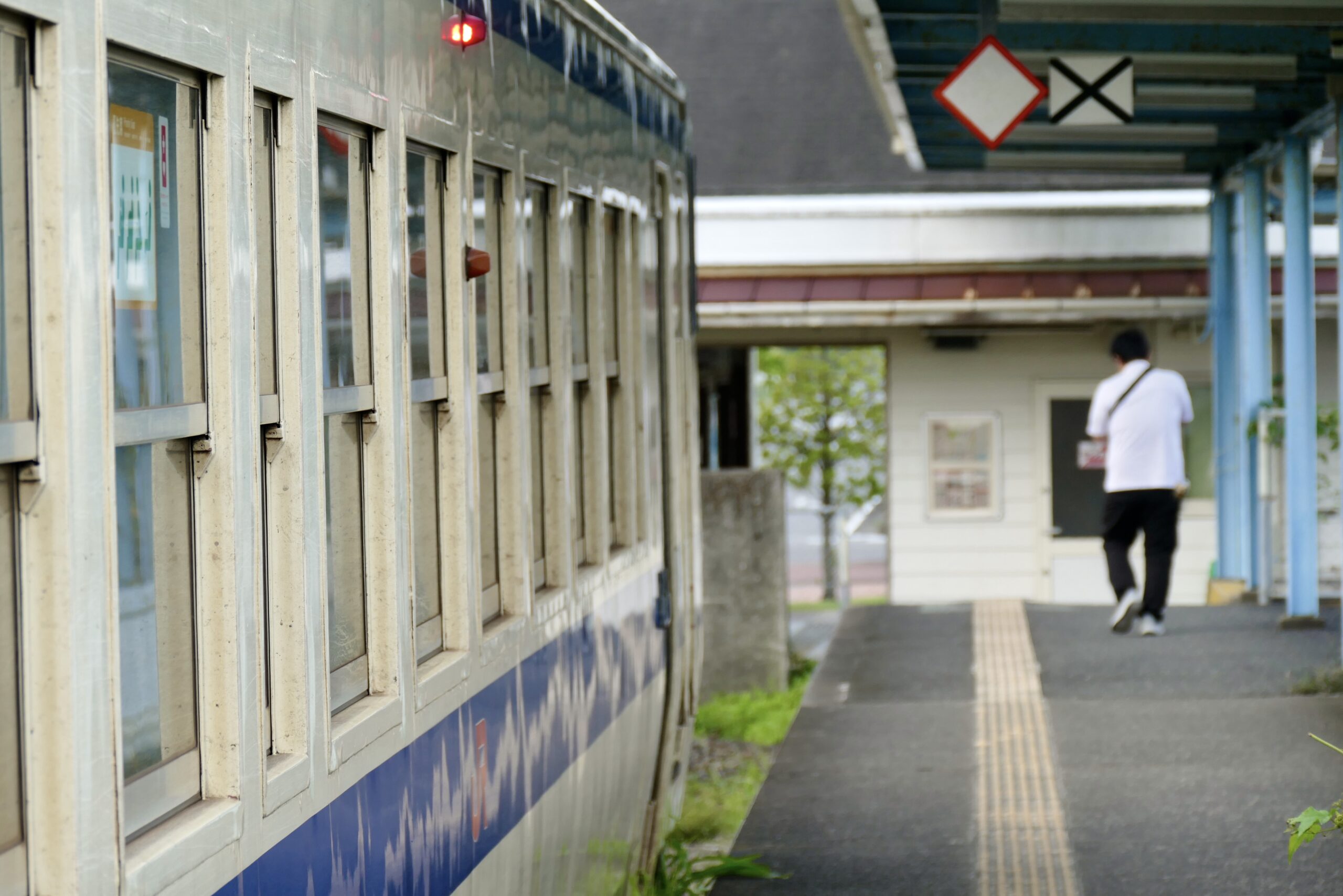 志布志駅 キハ40 8065 1921D 到着後
