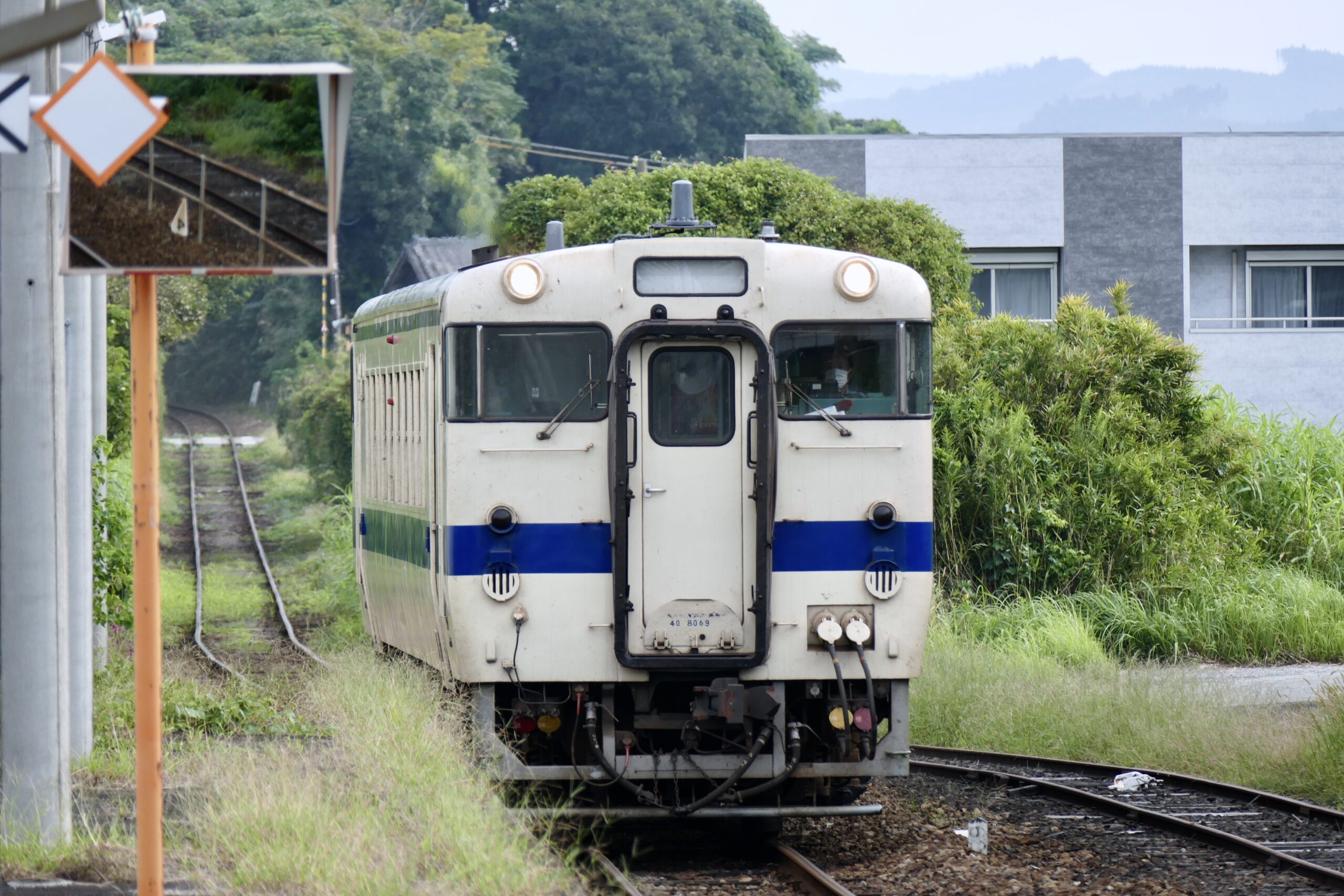 串間駅 キハ40 8069 1925D 到着