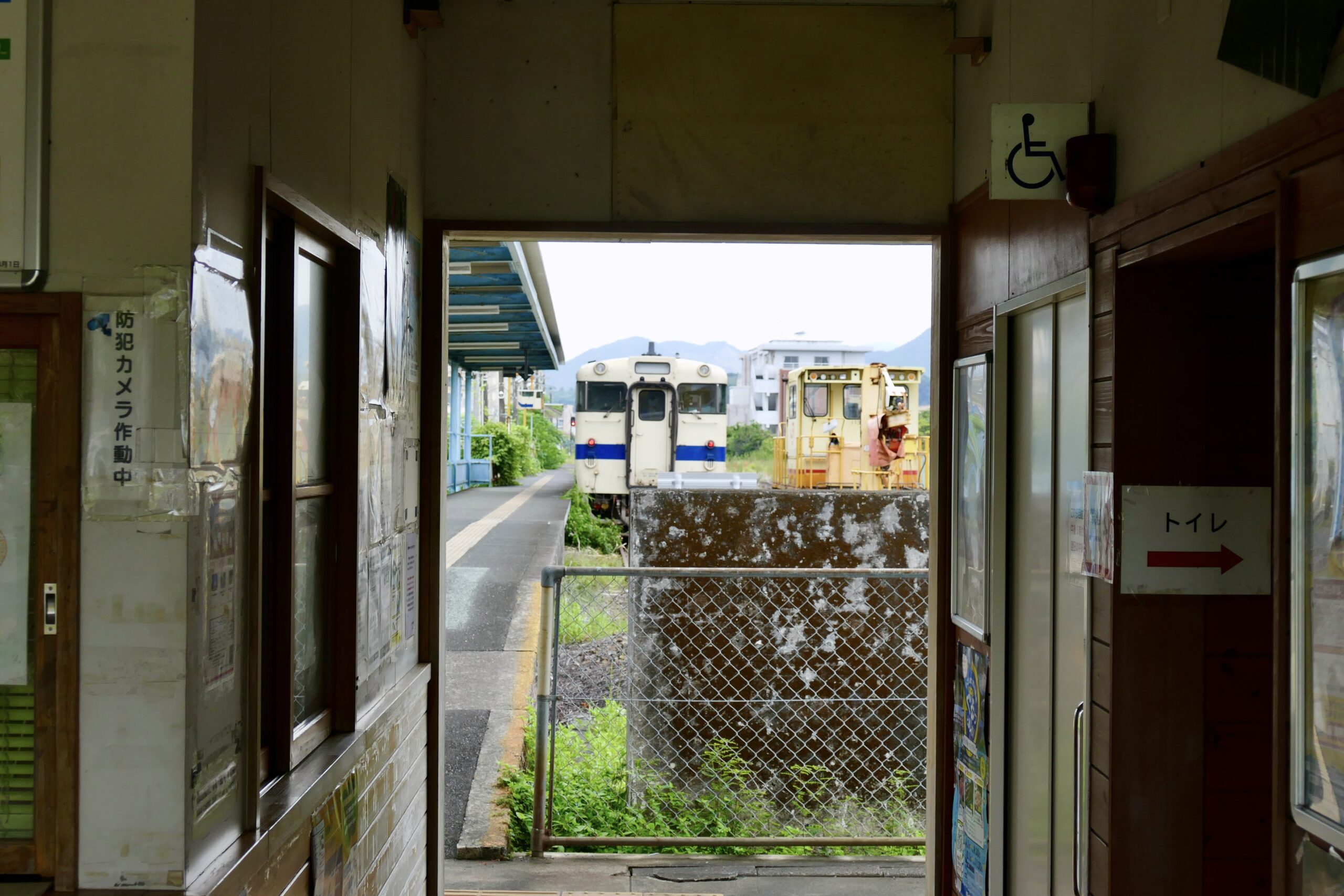 志布志駅 キハ40 8069 1925D 到着