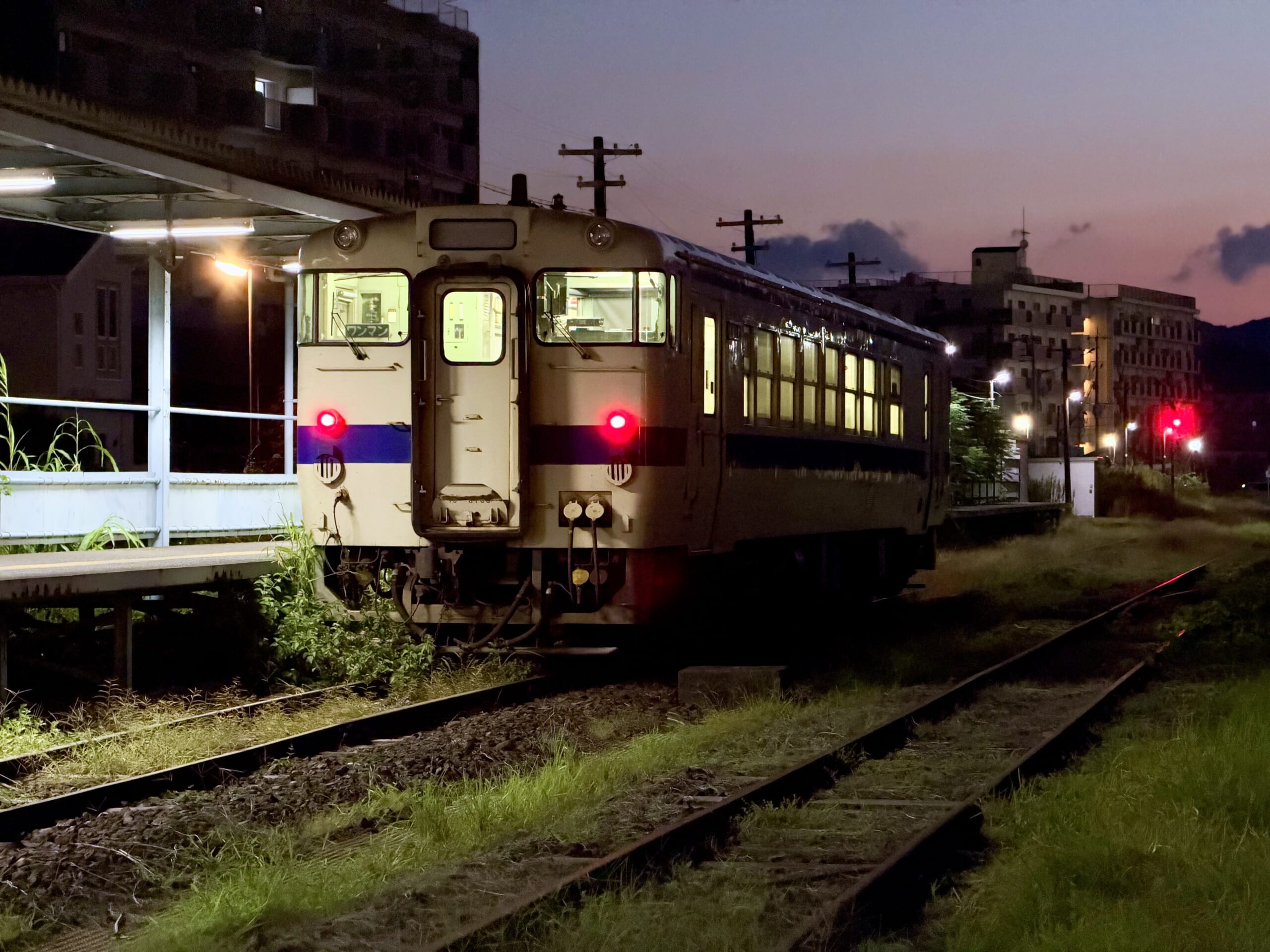 志布志駅 キハ40 8100 20.3℃ 冷房OFF 人影なし